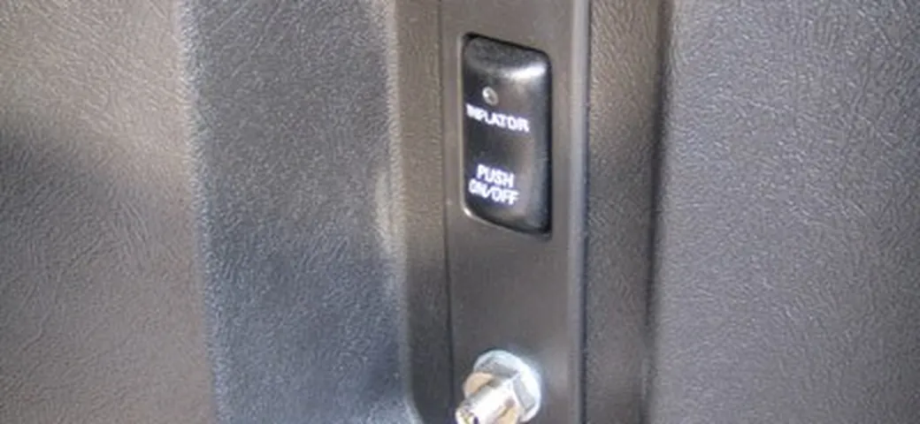 Prova Hummer H2: accessori curiosi