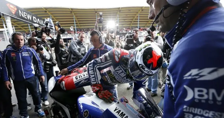 MotoGP: il chirurgo contrario a far correre Lorenzo ad Assen