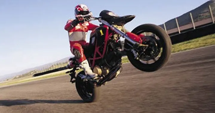 Hypermotard in pista