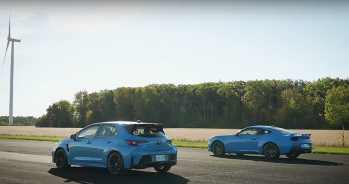 Ford Mustang GT VS Toyota GR Corolla: sfida all'ultimo cavallo [VIDEO]