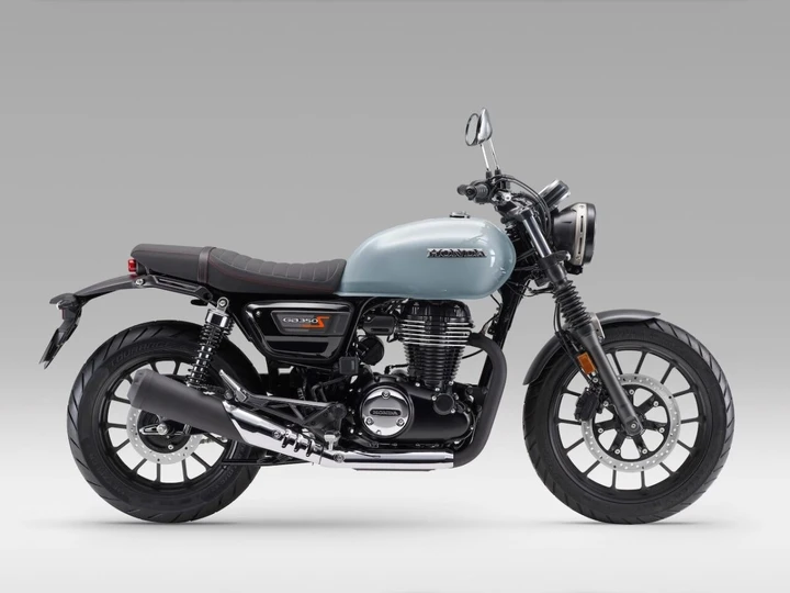 Honda GB350S: consumi record e fascino senza tempo