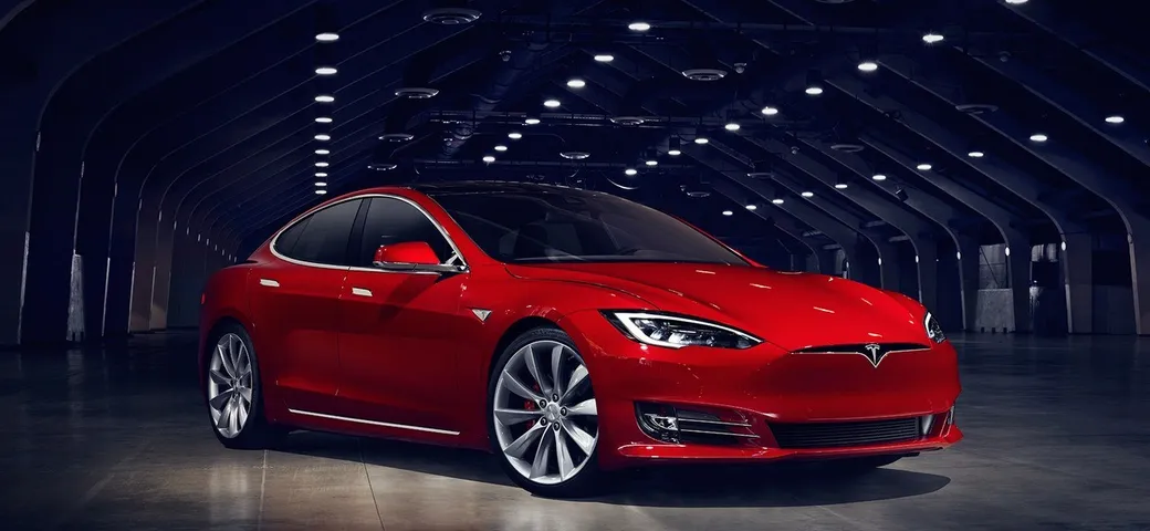 Tesla Model S: 70 cavalli in più con l'ultimo aggiornamento software