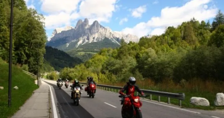Dainese e AGV lanciano il concorso Italian Legendary Tour