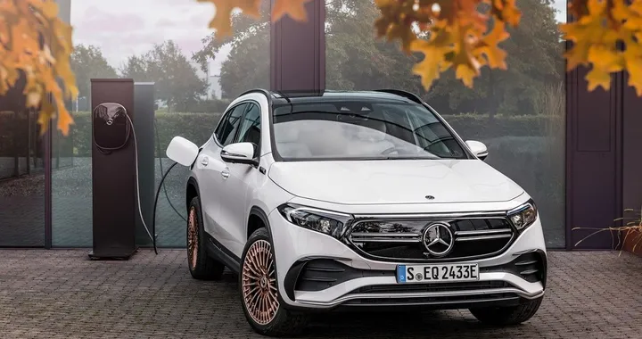 Mercedes EQA 250: autonomia, allestimenti, prezzi