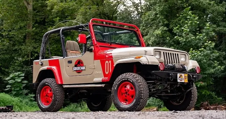 Jeep Wrangler Sahara con la livrea Jurassic Park: c'è qualcosa che non va
