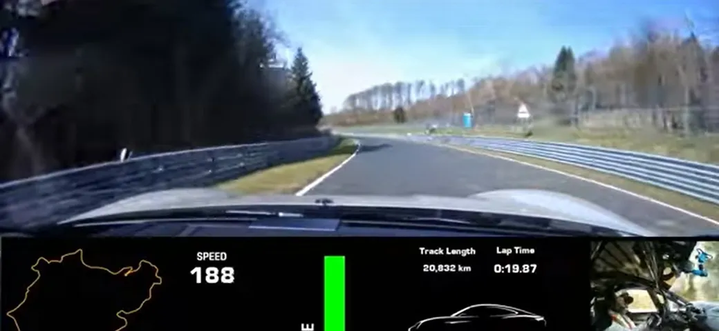 Porsche Taycan Turbo S: record elettrico al Nurburgring [Video]