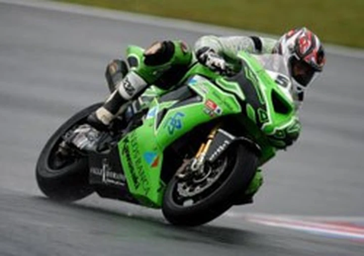 SBK: a Jerez scendono in pista le due Kawasaki