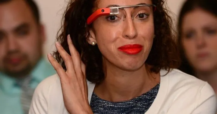 Guida con i Google Glass. La multa è giusta o meno?