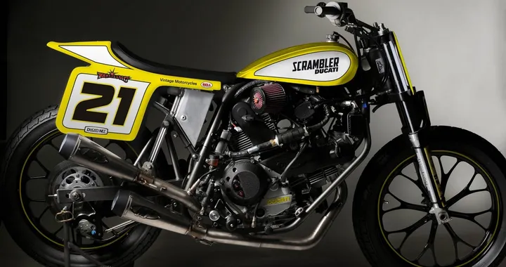 Bayliss nel flat-track AMA con uno Scrambler