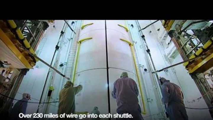 Aprilia celebra l'ultimo volo dello Space Shuttle /video