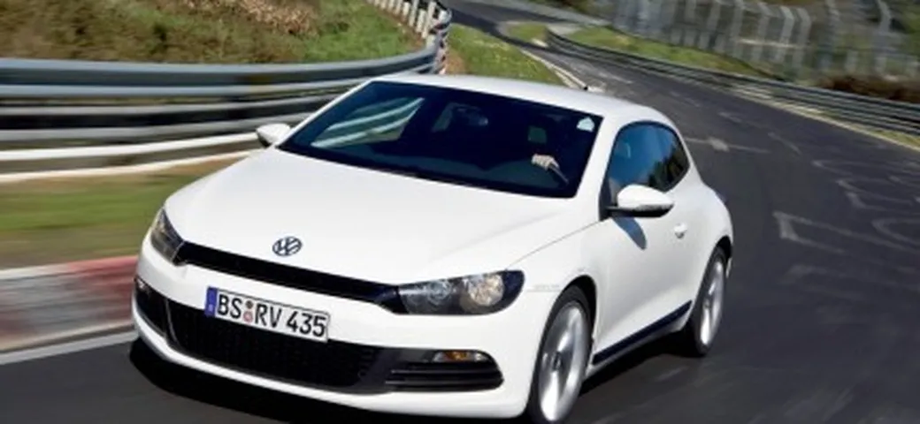 Su strada con la Volkswagen Scirocco 1.4 TSI 160cv: perfezione sportiveggiante