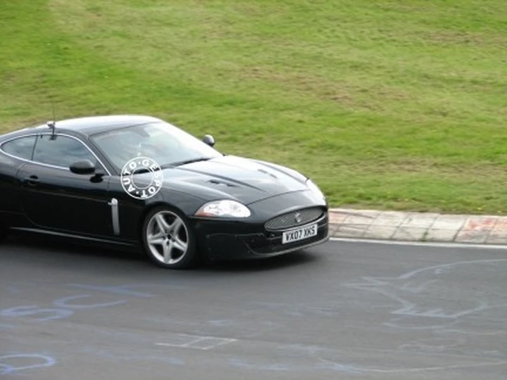 XKR-R: sportività made in Jaguar