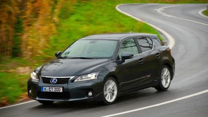 Lexus CT200h: prova su strada