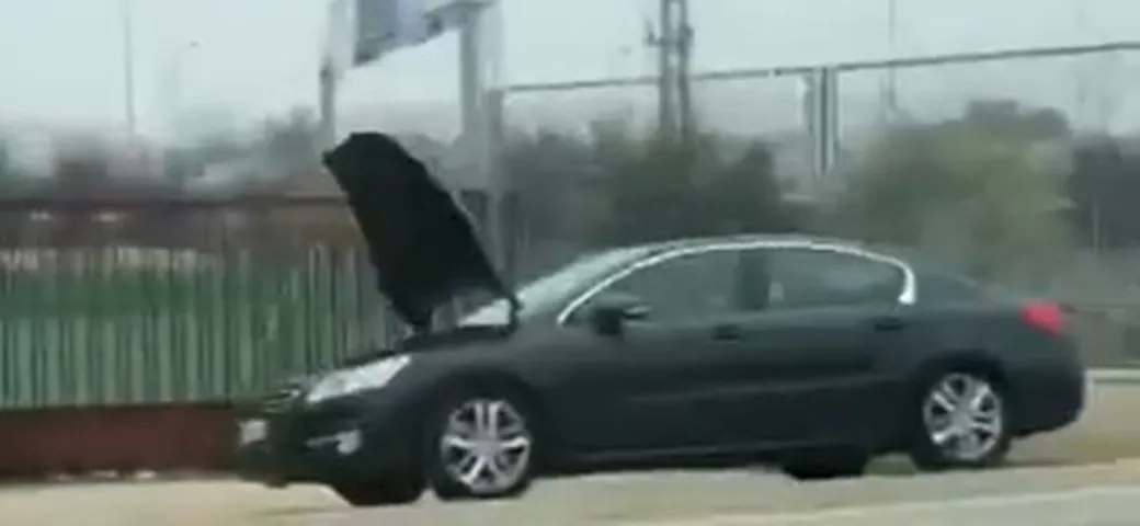 Spagna: l'auto in panne nasconde l'autovelox