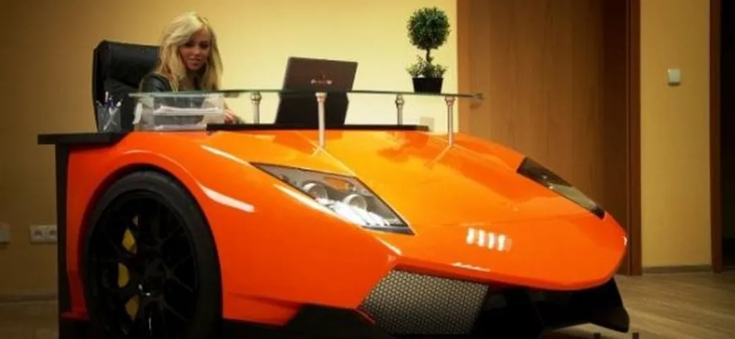 Una Lamborghini in ufficio? No, una scrivania molto speciale