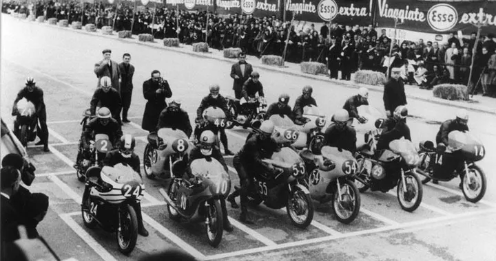 CIV, belle corse al Mugello ma spalti vuoti. 50 anni fa c'era grande pubblico. Perchè?