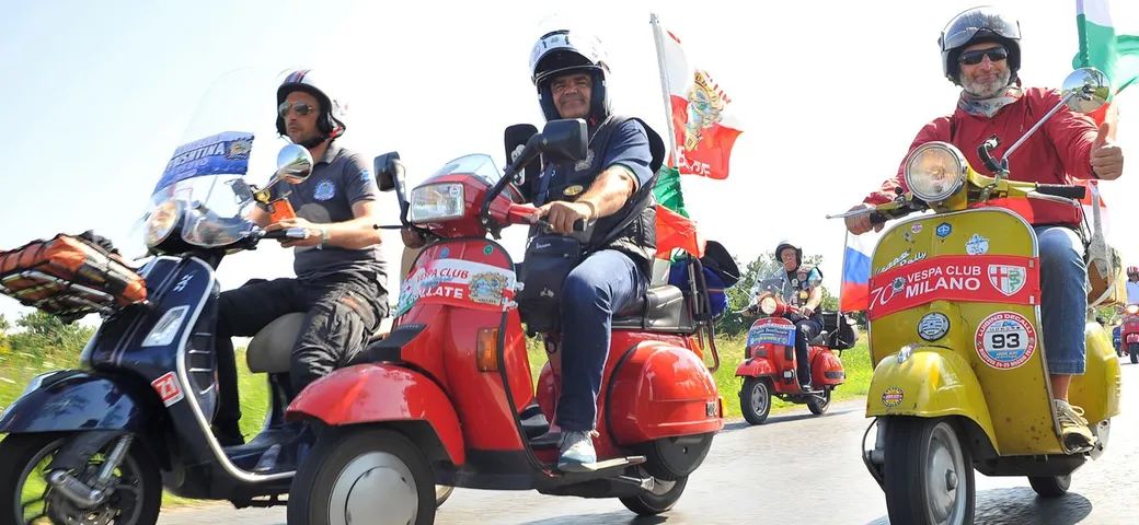 In 5.000 ai Vespa World Days 2019 in Ungheria
