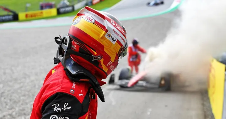 GP d'Austria: con Sainz a fuoco, gli steward restano a guardare