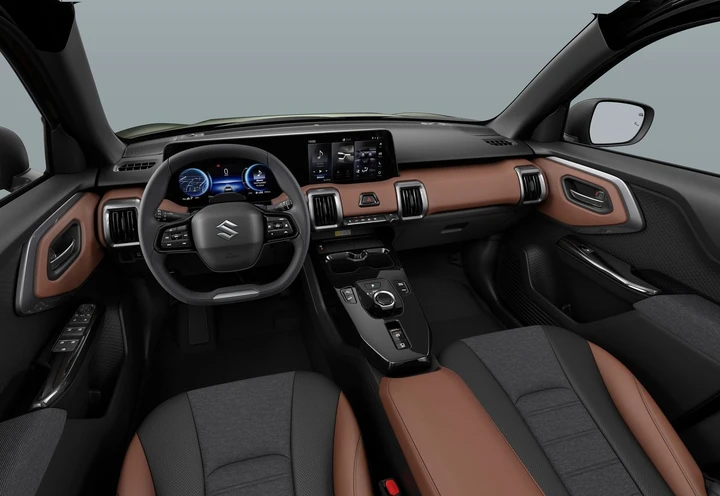 Suzuki Vitara elettrico interni