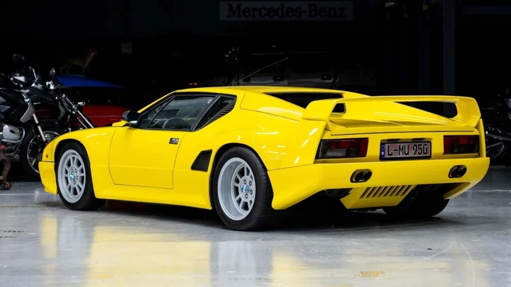 Una dei soli 38 esemplari di De Tomaso Pantera 90 Si: un raro gioiello all'asta