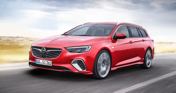 Opel Insignia GSi Sports Tourer: la familiare sportiva senza compromessi