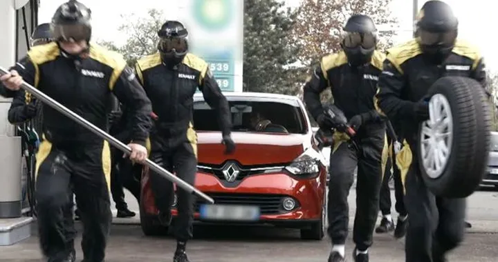 Renault pit stop: la candid camera in video