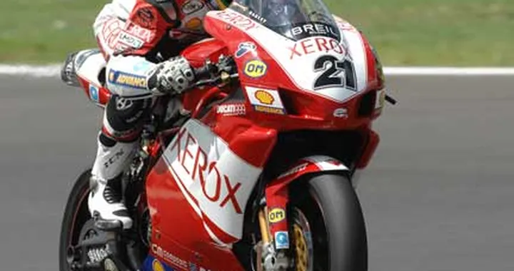 SBK Misano - gara 2: Bayliss Domina!