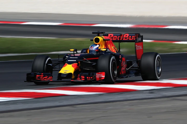 Gp Malesia F1 2016: Ricciardo trionfa, Rosberg allunga, Hamilton e Vettel fuori