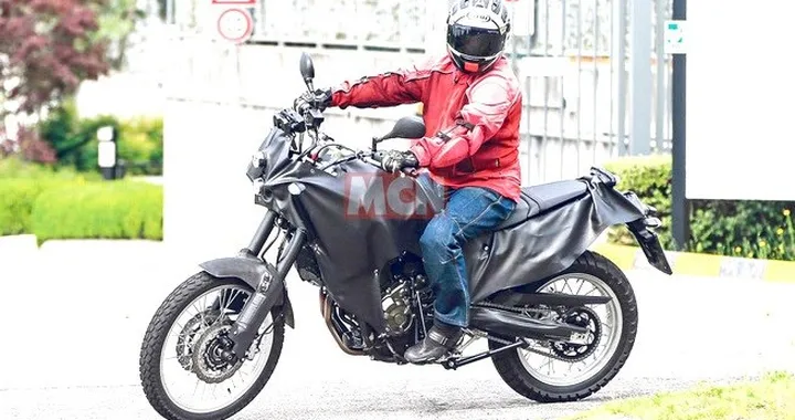Yamaha: foto spia del nuovo Ténéré 700