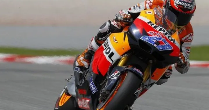 MotoGP: FP1 umide a Valencia. Stoner il più veloce davanti a Pedrosa e Valentino Rossi
