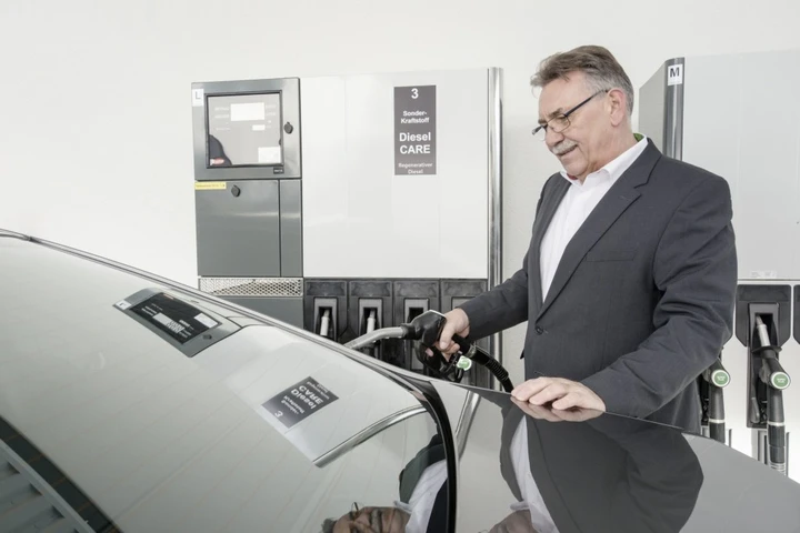 Carburanti rinnovabili: il Diesel C.A.R.E. di Bosch abbatte le emissioni di CO2
