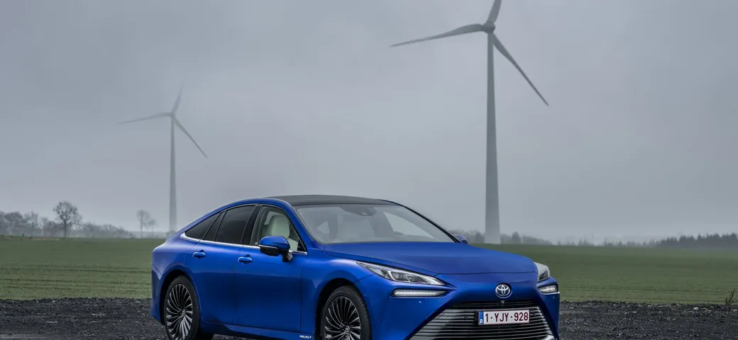 Toyota Mirai 2021: allestimenti, prezzi e autonomia