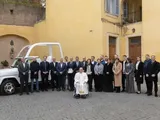 Tutte le auto di Papa Francesco: simboli di semplicità e solidarietà