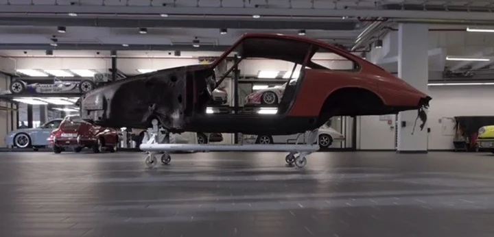 Il restauro di una speciale Porsche 911 [Video]