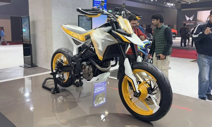 L’India alza la voce: TVS RTS X Supermoto sfida BMW e Honda