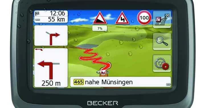 Becker Black Mamba 4: nuovo navigatore per motociclisti