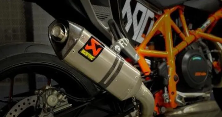 KTM 690 Duke con kit speciale in omaggio