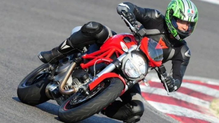 Scatto in Corsa: Ducati Monster al DRE