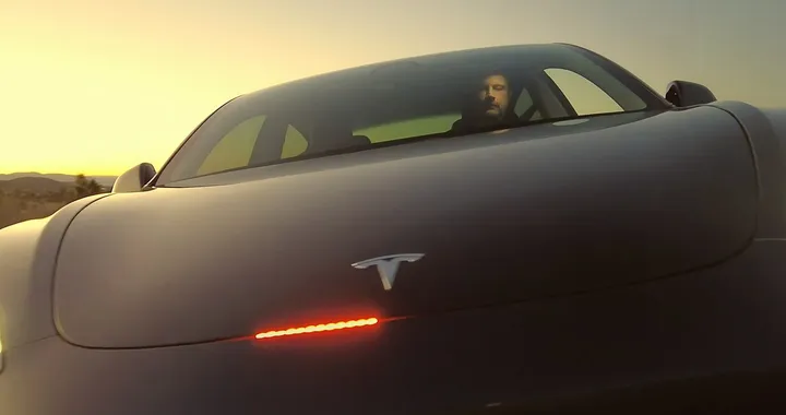 Una Tesla Model 3 diventa Kitt di Supercar