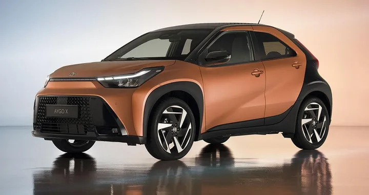 Toyota Aygo X, ora anche full hybrid: campionessa di consumi bassi