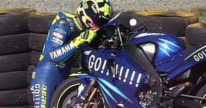 Valentino Rossi, la dedica speciale della Yamaha M1: "Anche le storie d’amore più belle finiscono. Valentino, sei parte di me"