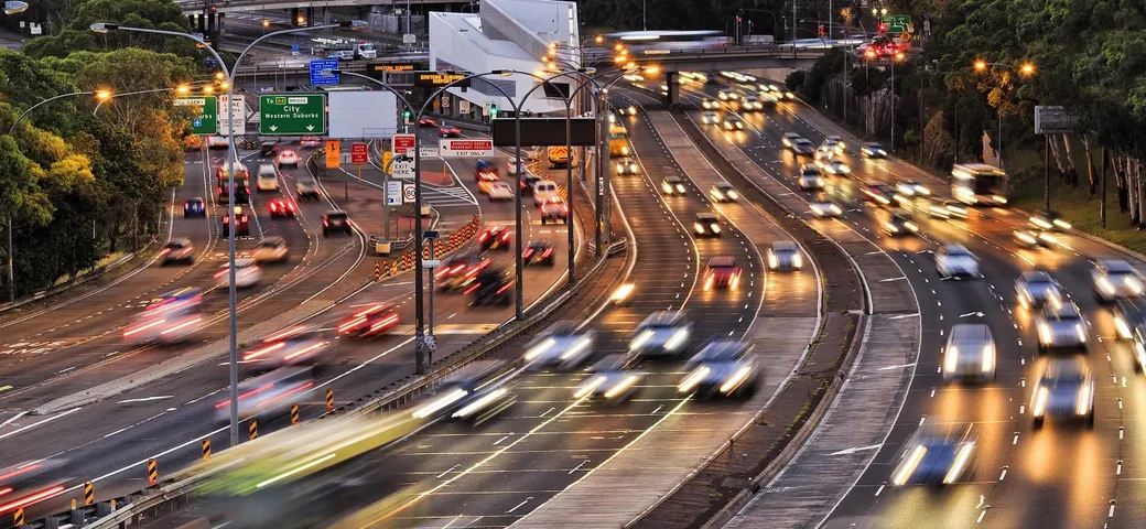 Il limite minimo di velocità: cosa dice il Codice della Strada e quali sono le sanzioni
