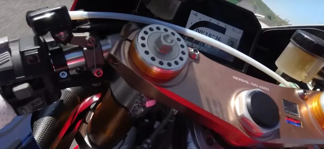 Honda RC213V-S, un giro di pista con la MotoGP stradale [Video]
