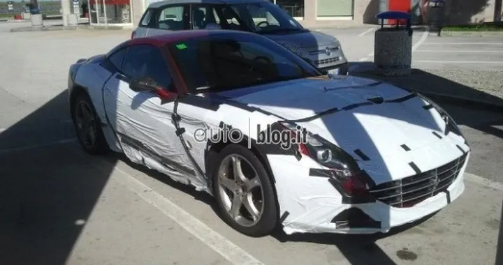 Ferrari California T: le foto spia di un nostro lettore