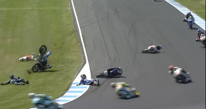 Moto3, tanto show ma tante cadute. Perché?