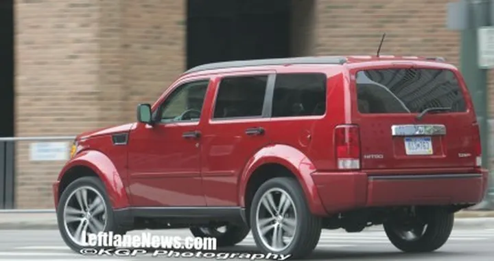 Foto spia: in arrivo una Dodge Nitro SRT-8?
