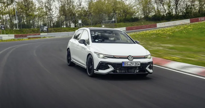 Volkswagen Golf GTI EDITION 50 ottiene un record storico al Nürburgring