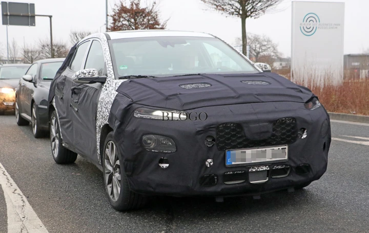 Hyundai B SUV: nuove foto spia