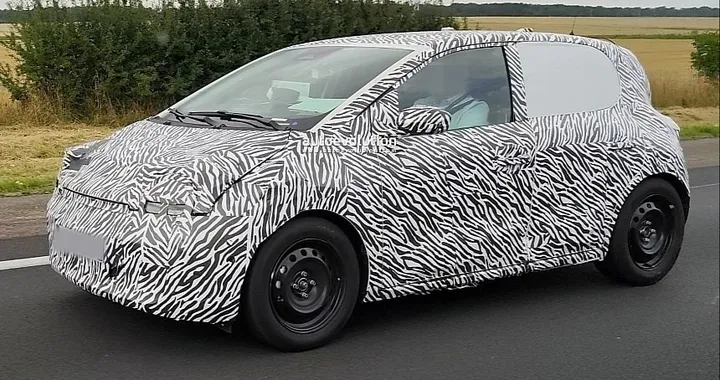 Renault Twingo E-Tech, sempre più vicina: avrà un prezzo competitivo