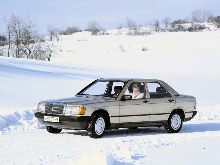 Mercedes-Benz Classe C: la storia dalla Serie 190 al modello W206